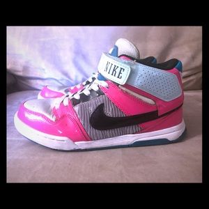 🌟Wmn’s Nike High Tops Sz. 7🌟